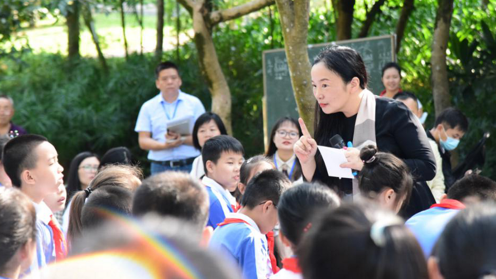 這是兒童的節(jié)日，更是對(duì)成年人的提醒